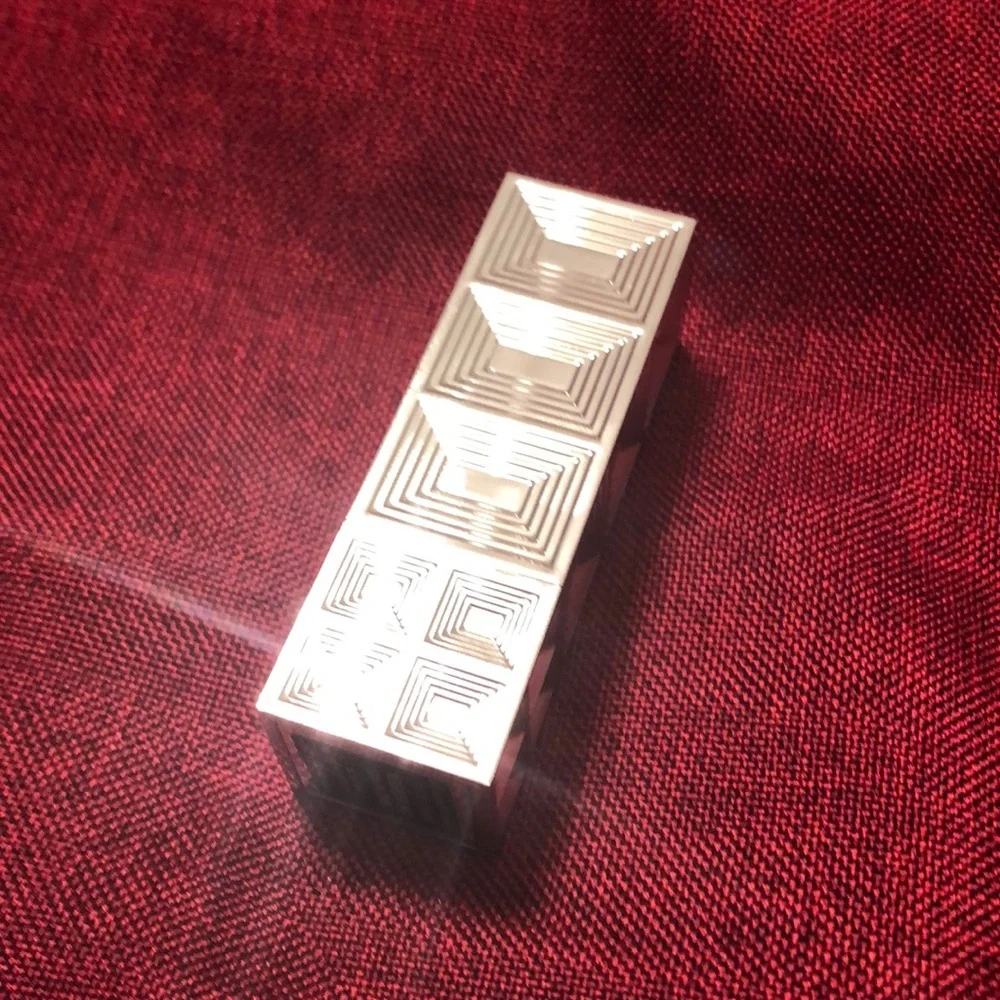 Belle en Argent creme lip colorCluck Your Heels